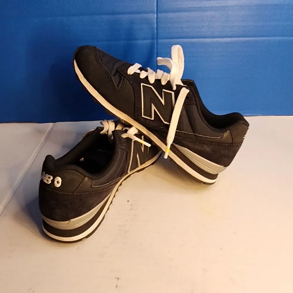 New Balance Figs PWI Classics Black/Grey Running Women Sneakers Size 7D